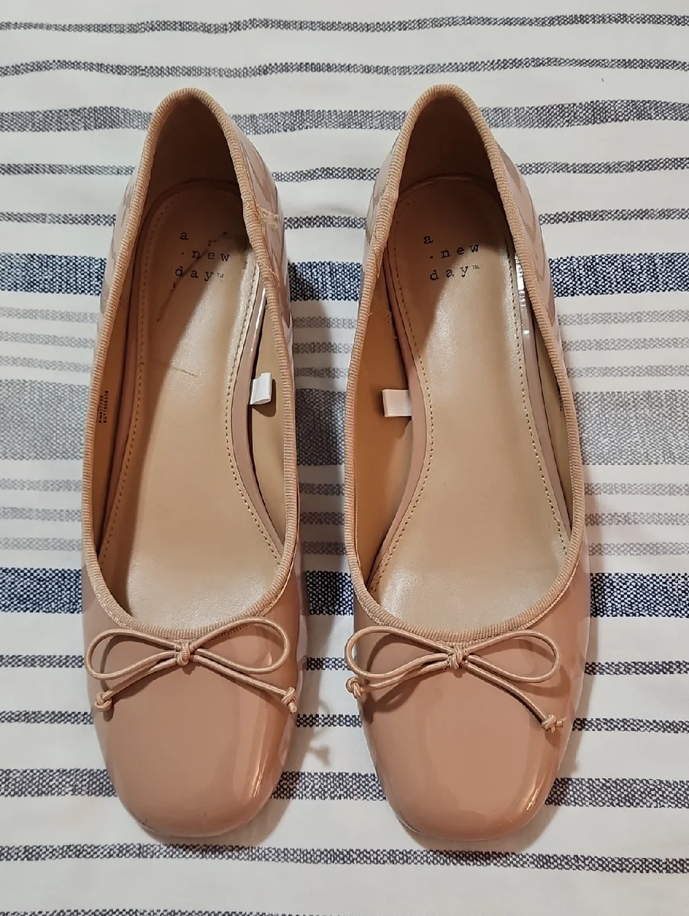 a new day Nude Patent Ballet Flats with Bow Accent - Picture 1 of 4